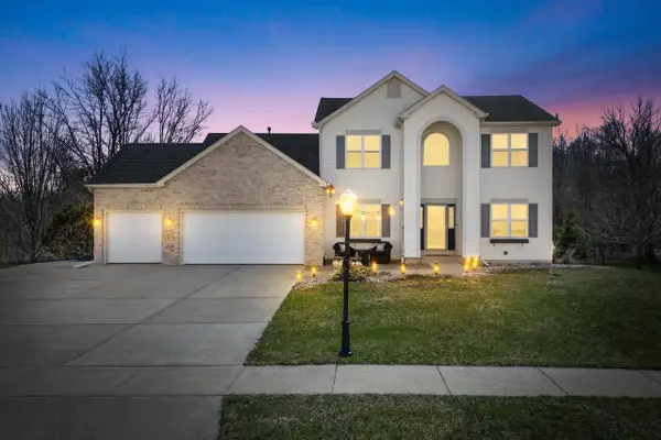 511 Acacia DRIVE, Grafton, WI 53024