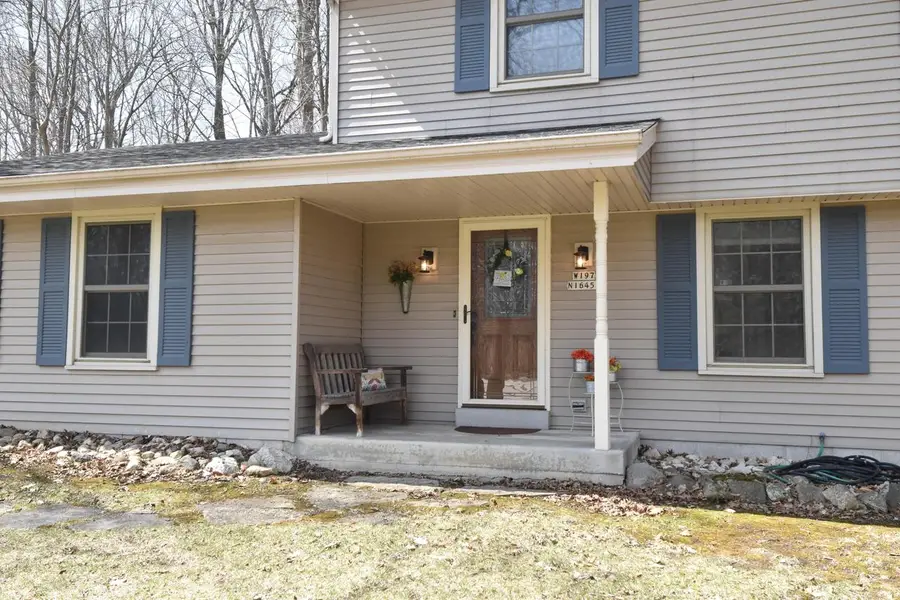 W197N16455 Hawthorne CIRCLE, Jackson, WI 53037 - #2