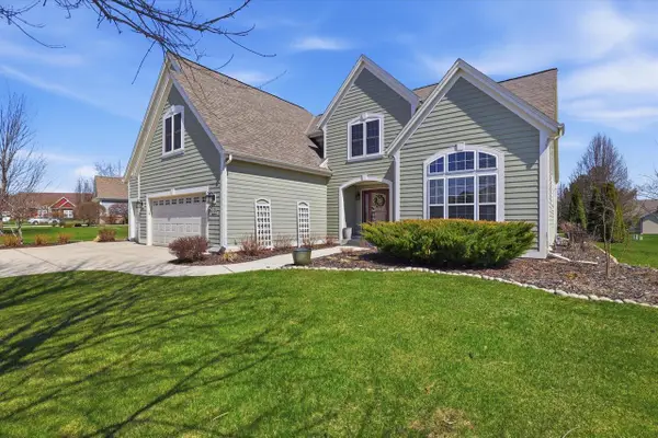 W348N5818 Snapdragon COURT, Oconomowoc, WI 53066