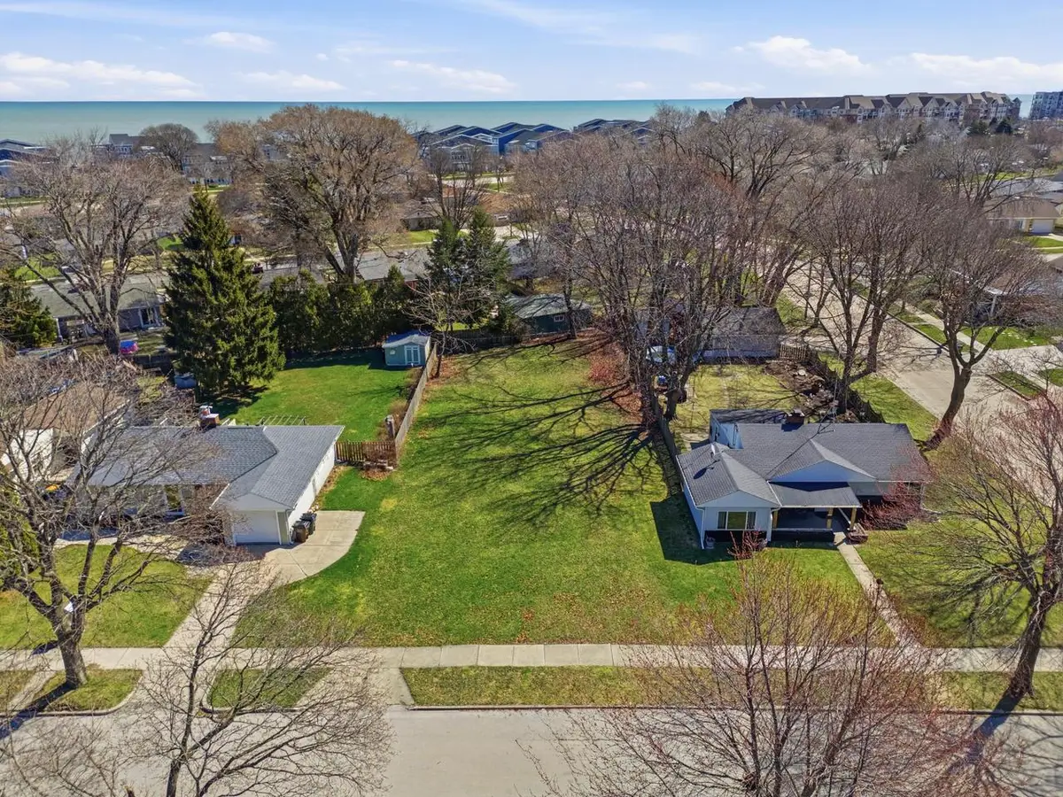 4010 S KIRKWOOD AVENUE, Saint Francis, WI 53235 - #1