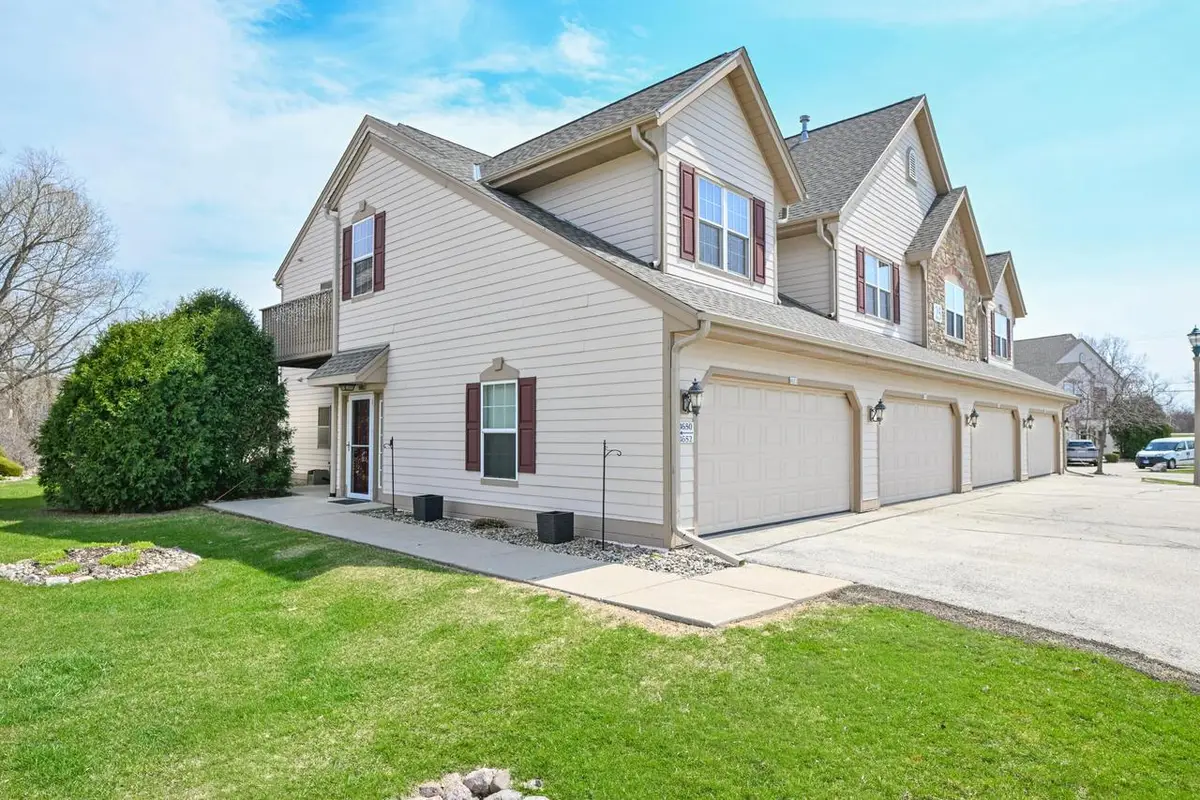 8650 S Roxbury WAY, Oak Creek, WI 53154 - #1