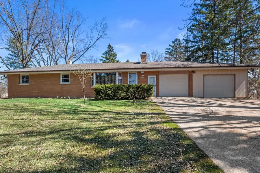 W151N7824 Hilltop DRIVE, Menomonee Falls, WI 53051 - #2