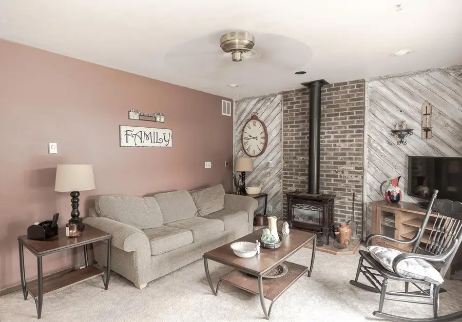 1920 Woodlawn AVENUE #1922, West Bend, WI 53090 - #3