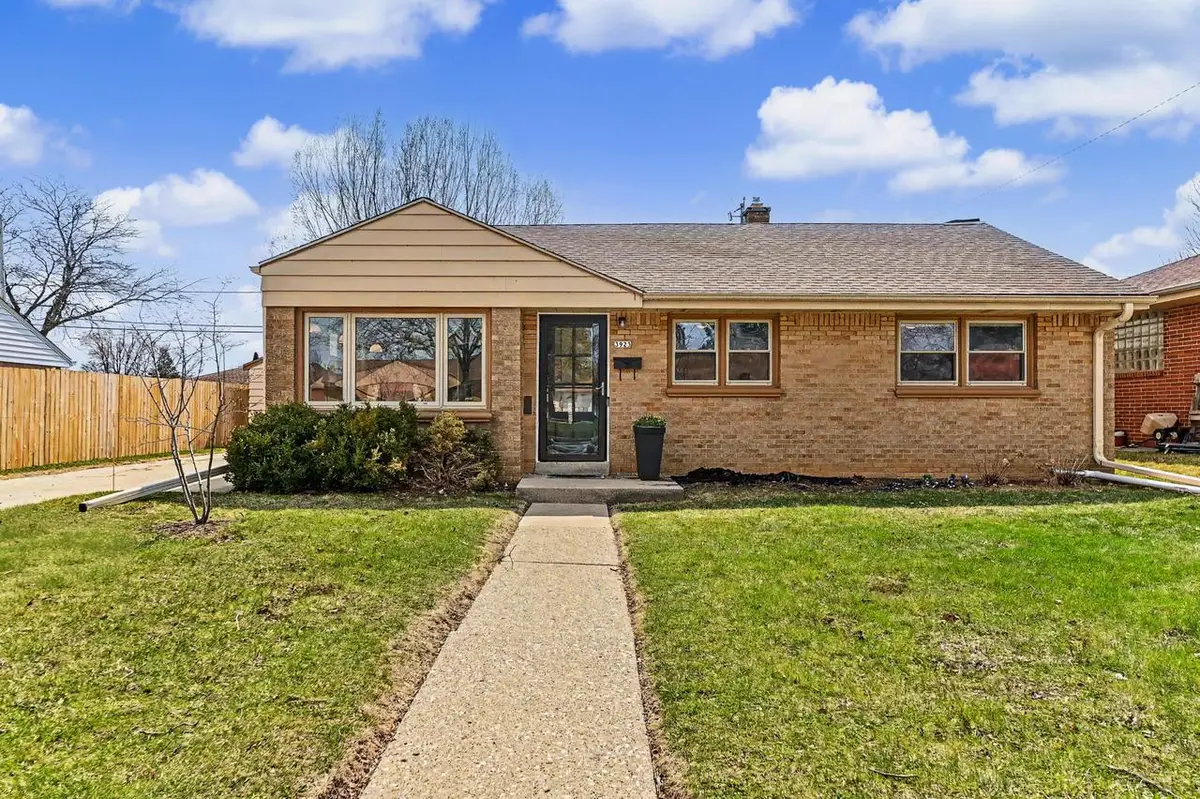 3923 E Iona TERRACE, Cudahy, WI 53110 - #1