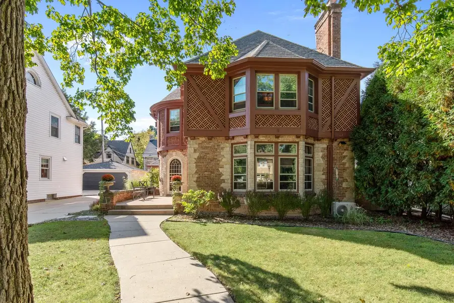 4469 N Maryland AVENUE, Shorewood, WI 53211 - #2