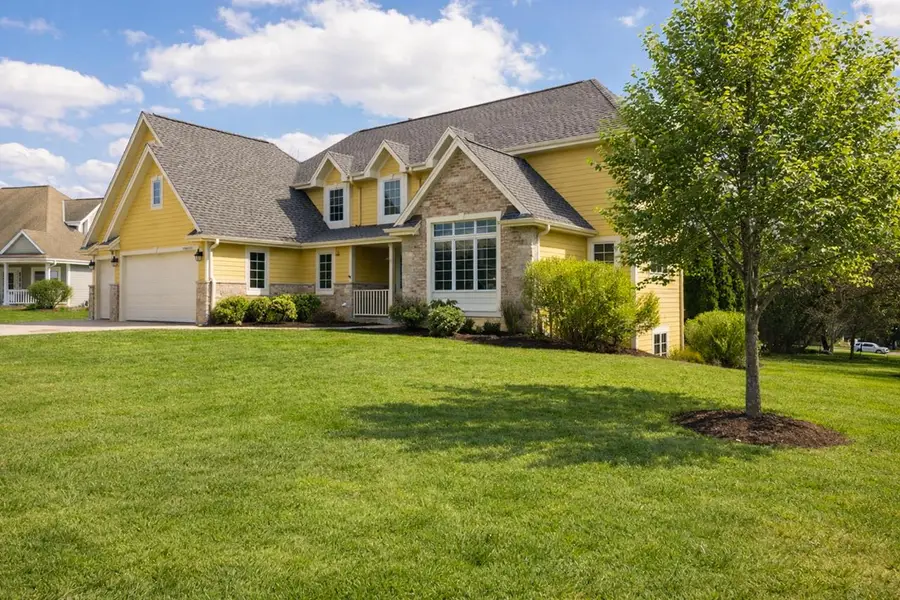 N72W23113 Waterbury COURT, Sussex, WI 53089 - #2