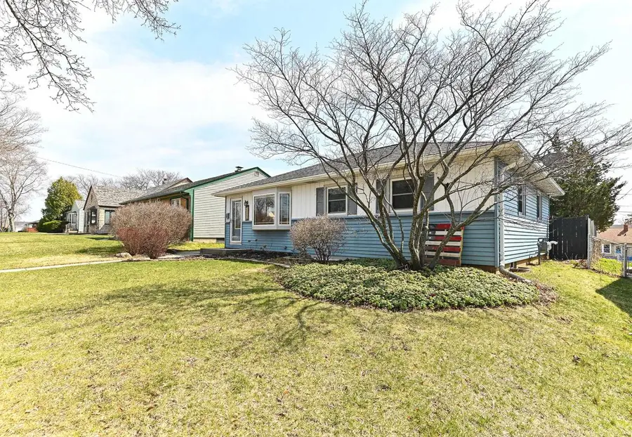 3423 E Whittaker AVENUE, Cudahy, WI 53110 - #3