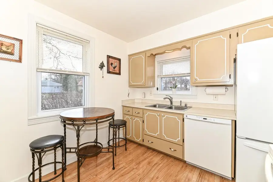 3873 S 56Th STREET, Greenfield, WI 53220 - #3