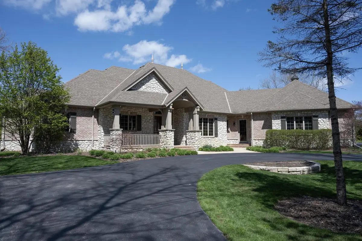1512 W County Line ROAD, Mequon, WI 53092 - #1