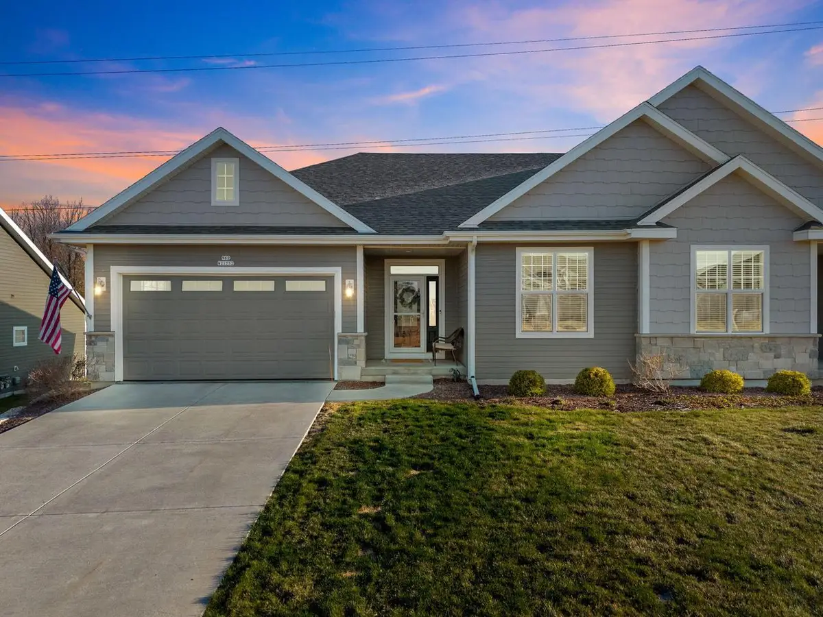 N62W21752 Augusta PARKWAY, Menomonee Falls, WI 53051 - #1