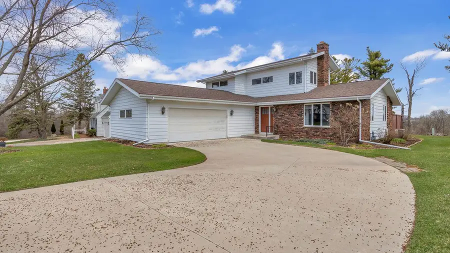 682 Dartmouth DRIVE, Sheboygan Falls, WI 53085 - #2