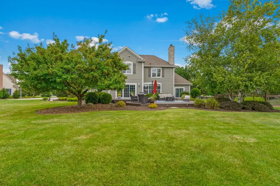 W291N3363 Summerhill ROAD, Pewaukee, WI 53072 - #2