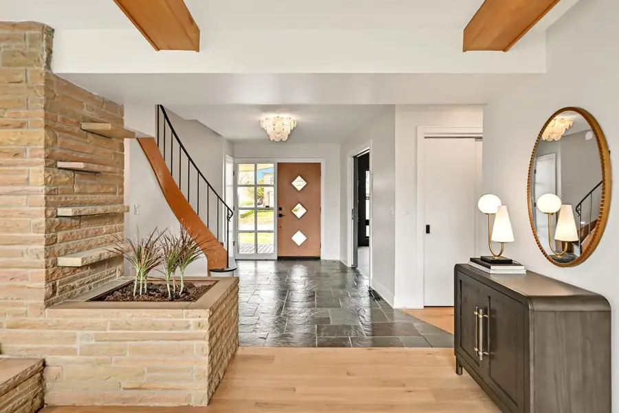 2301 E Glendale AVENUE, Whitefish Bay, WI 53211 - #3