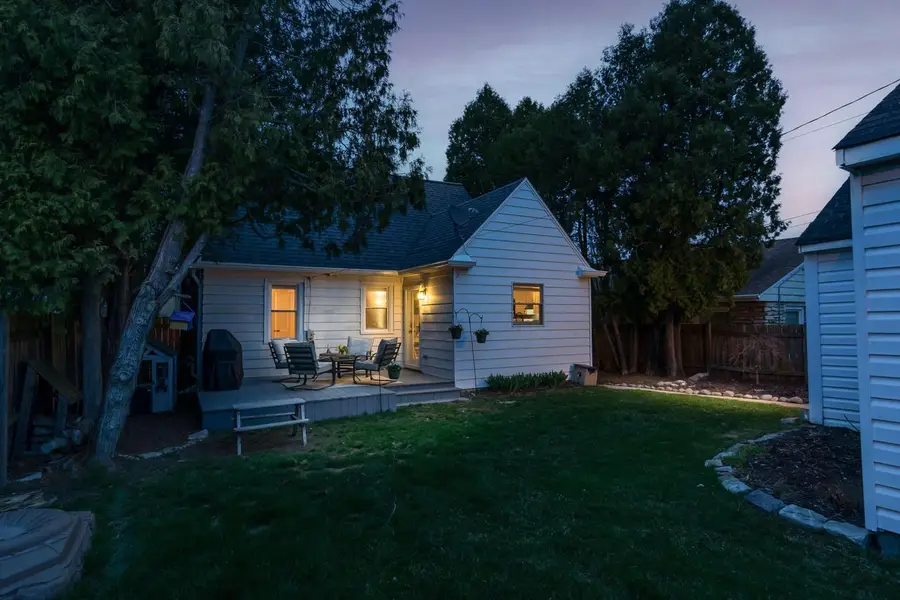 8011 W Center STREET, Milwaukee, WI 53222 - #3