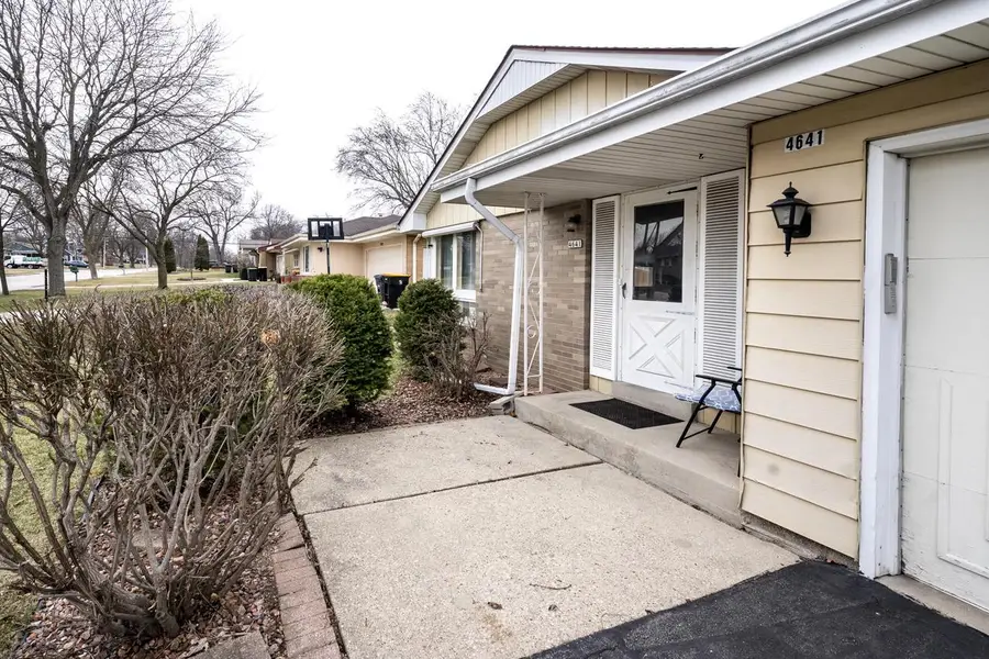 4641 N 109th STREET, Wauwatosa, WI 53225 - #2