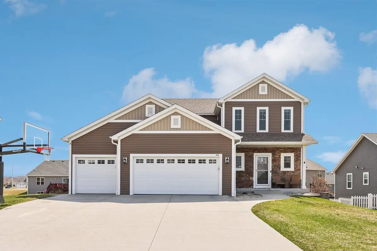 526 Spur ROAD, Slinger, WI 53086 - #1