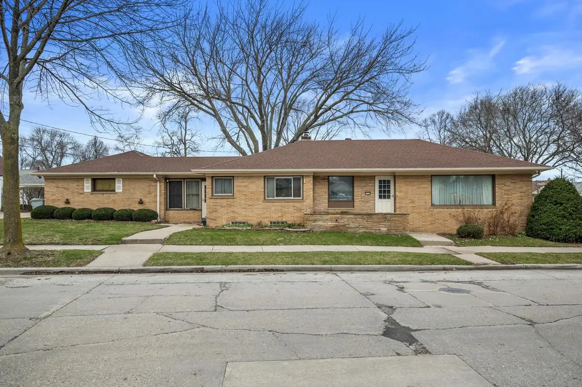 6900 W Melvina STREET, Milwaukee, WI 53216 - #1
