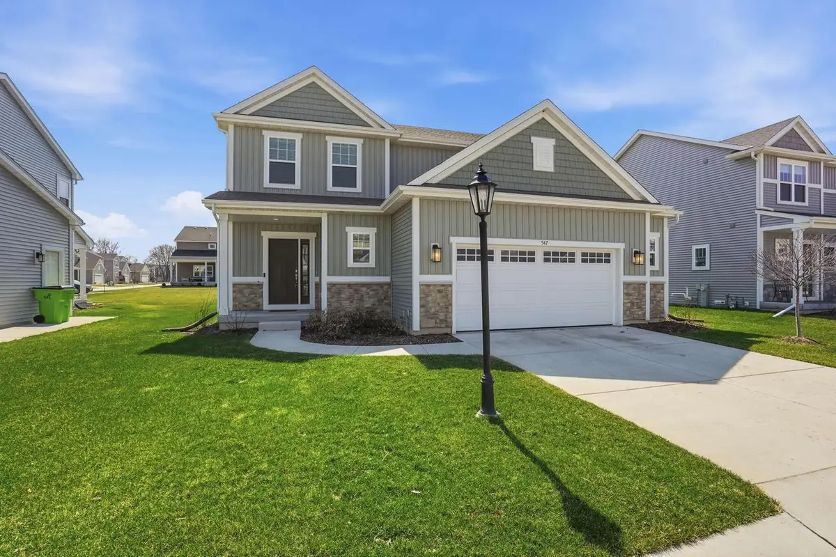 547 Wild Oak ROAD, Hartland, WI 53029 - #1