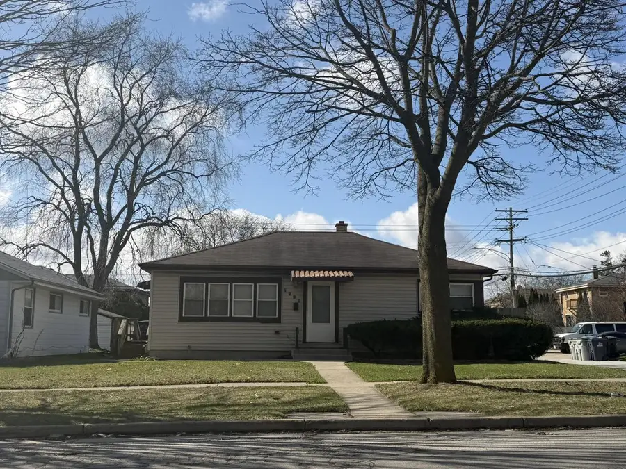7519 W Congress STREET, Milwaukee, WI 53218 - #2