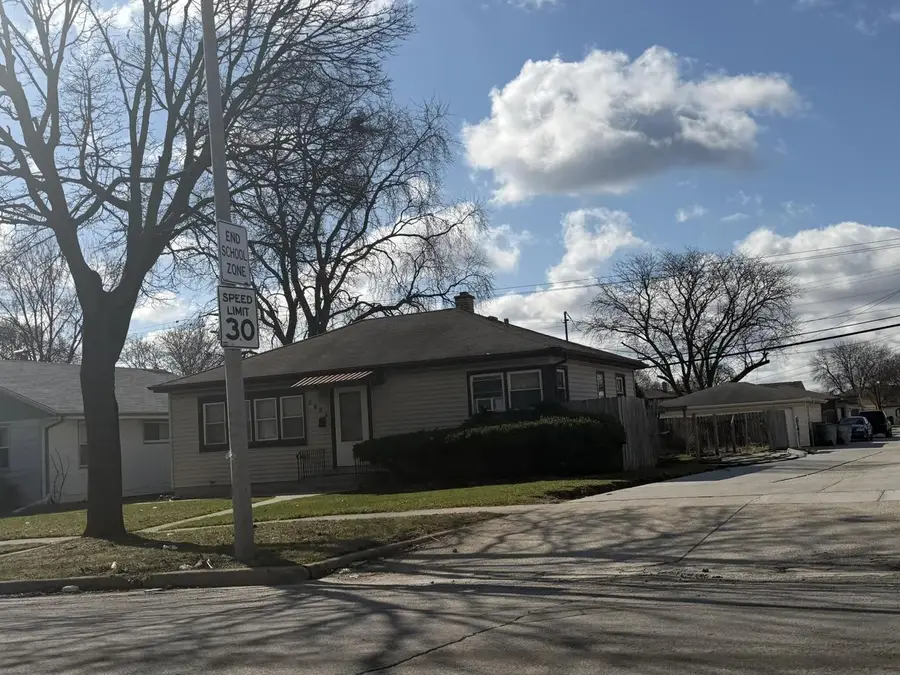 7519 W Congress STREET, Milwaukee, WI 53218 - #3