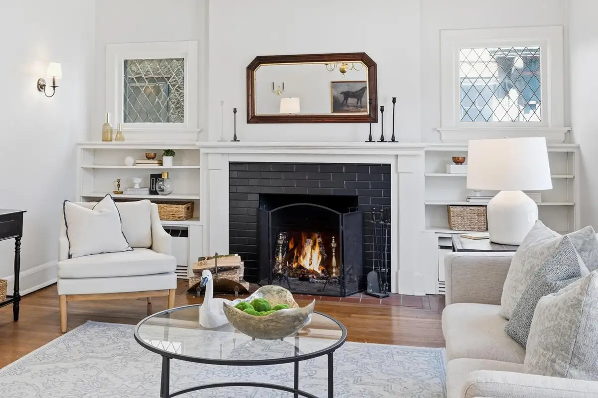 2937 N Summit AVENUE, Milwaukee, WI 53211 - #1