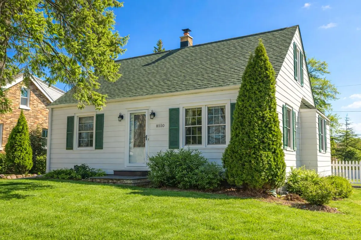 8550 N Regent ROAD, Fox Point, WI 53217 - #1