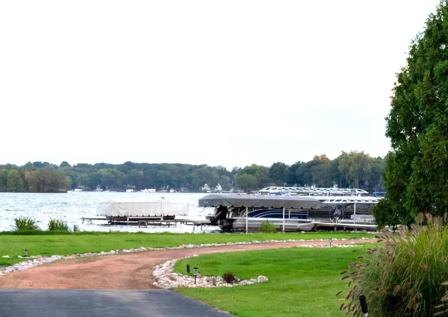 N24W30426 Crystal Springs DRIVE, Pewaukee, WI 53072 - #2