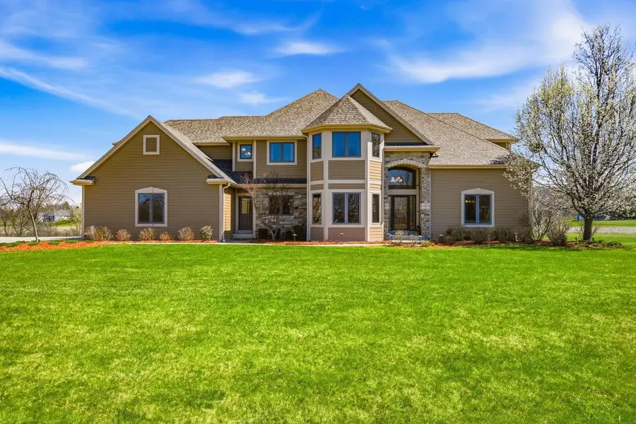 3130 S Country LANE, New Berlin, WI 53146 - #3