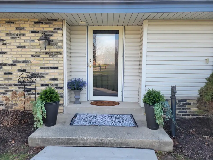 15225 W Park TERRACE, New Berlin, WI 53151 - #3