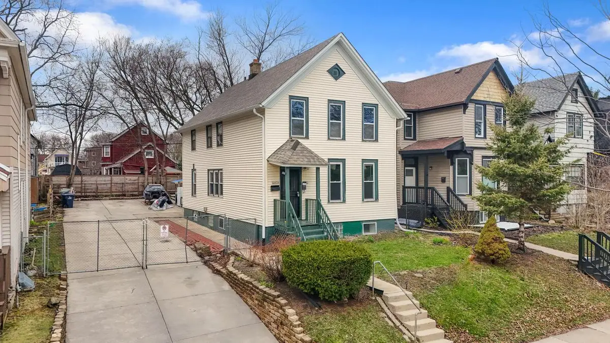 2243 S Woodward STREET, Milwaukee, WI 53207 - #1