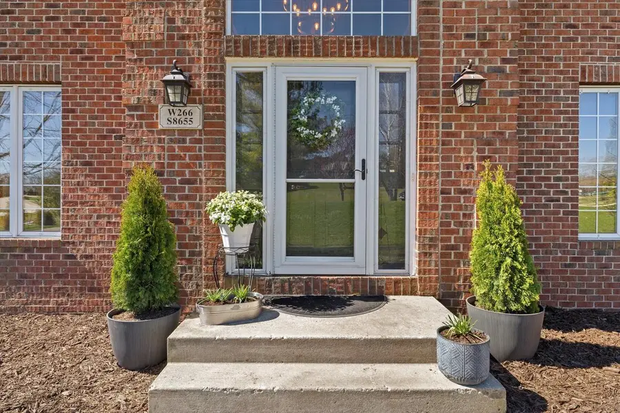 W266S8655 Rustic View LANE, Mukwonago, WI 53149 - #2