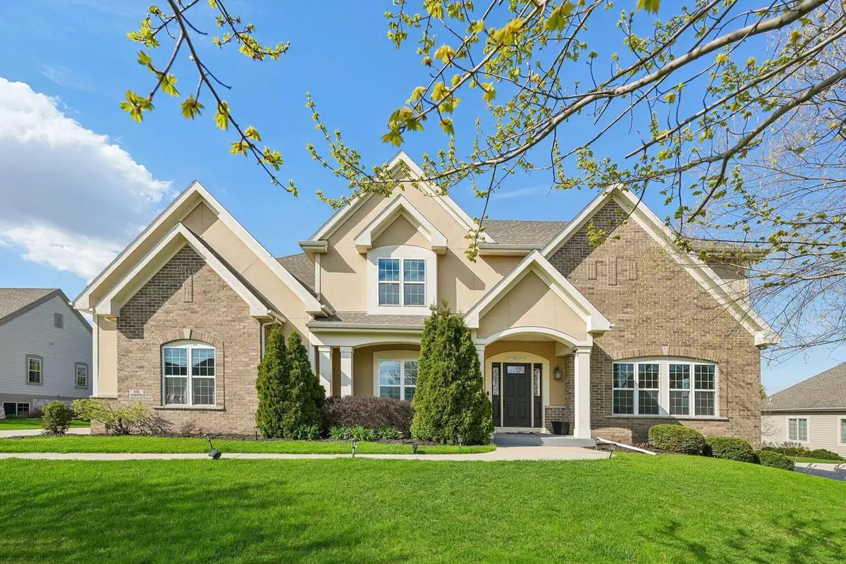 N55W20970 Carters Crossing CIRCLE, Menomonee Falls, WI 53051 - #1