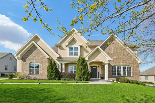 N55W20970 Carters Crossing CIRCLE, Menomonee Falls, WI 53051