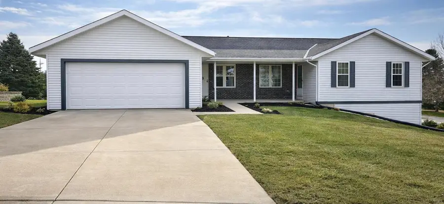 622 Lous WAY, Slinger, WI 53086 - #2