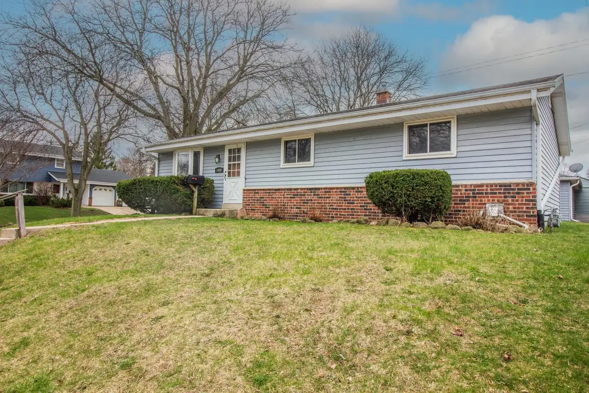 1489 Birch DRIVE, Waukesha, WI 53188 - #1