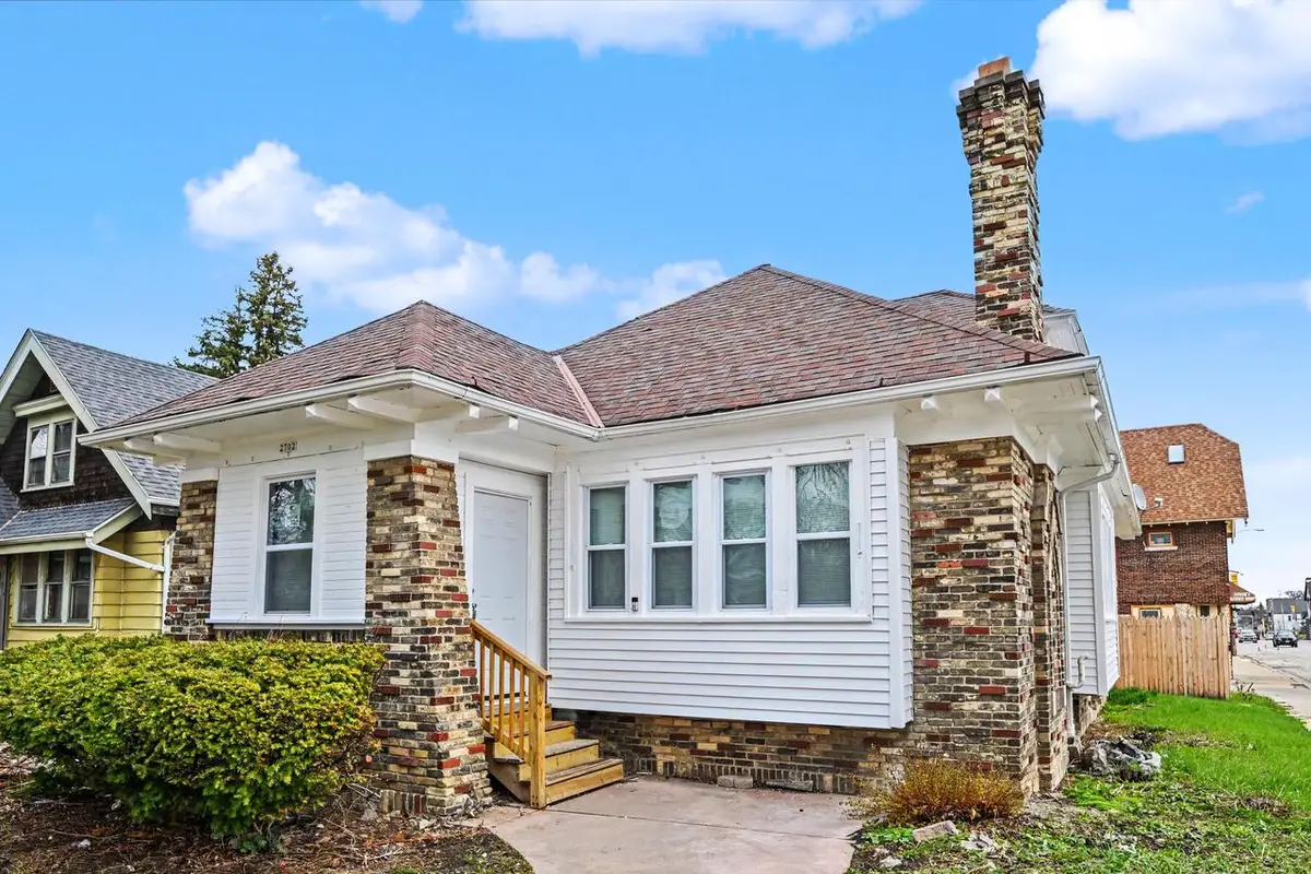 2702 N 38th STREET, Milwaukee, WI 53210 - #1