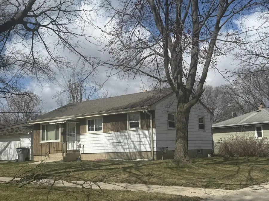 8200 W Glen AVENUE, Milwaukee, WI 53218 - #2