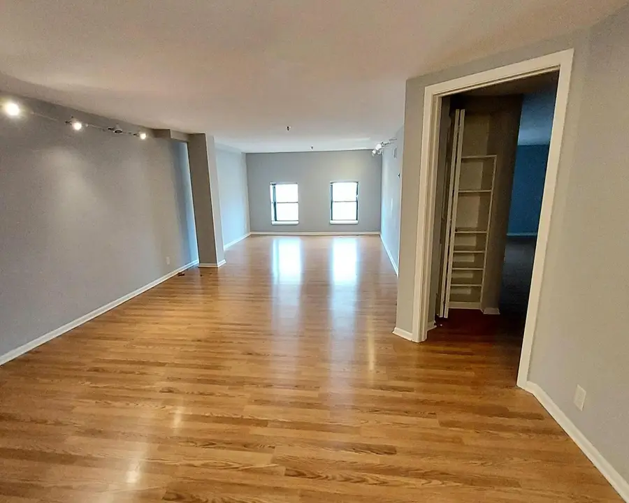 270 E Highland AVENUE #612, Milwaukee, WI 53202 - #2