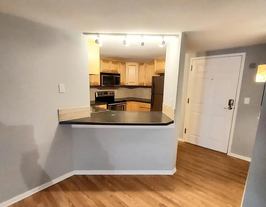 270 E Highland AVENUE #612, Milwaukee, WI 53202 - #3