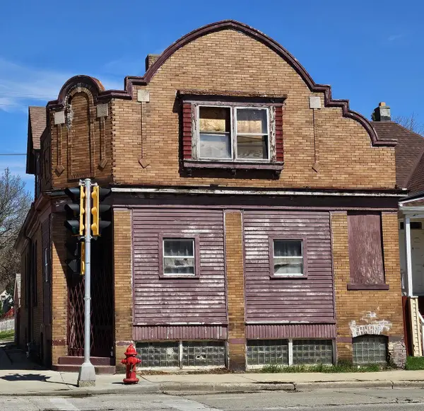 1938 W Lincoln AVENUE, Milwaukee, WI 53215