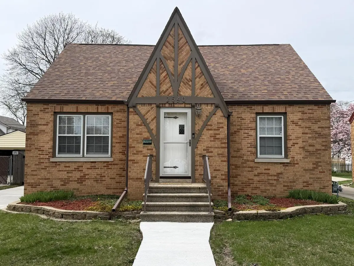 2540 Lincoln ROAD, Kenosha, WI 53143 - #1