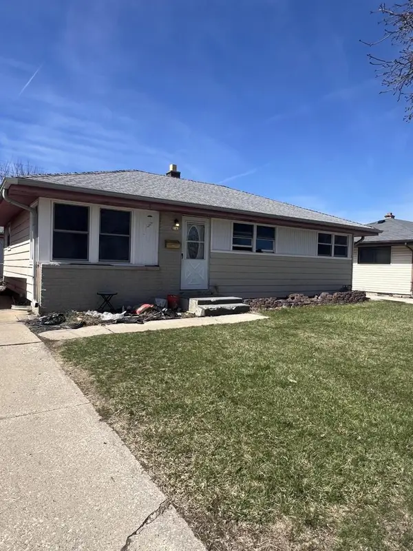 2702 Loraine AVENUE, Racine, WI 53404