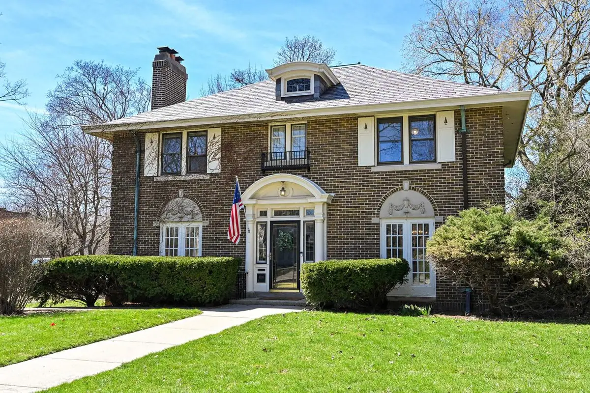 6139 Washington CIRCLE, Wauwatosa, WI 53213 - #1
