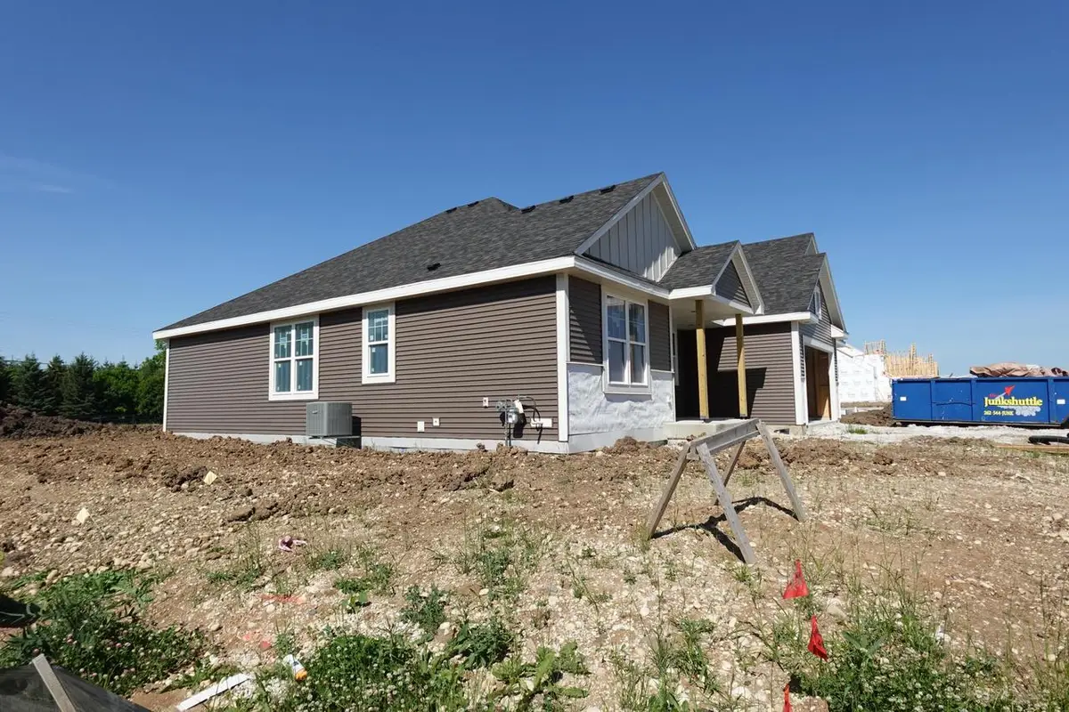 1302 Lynn CIRCLE, Oconomowoc, WI 53066 - #1