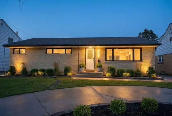 5440 N Navajo AVENUE, Glendale, WI 53217