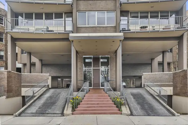 1919 N Summit AVENUE #1A, Milwaukee, WI 53202