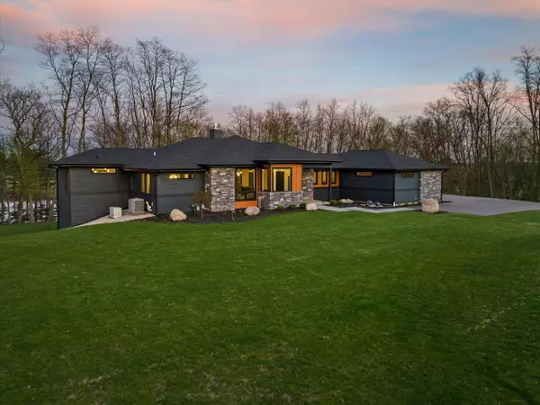 815 N English Settlement AVENUE, Burlington, WI 53105