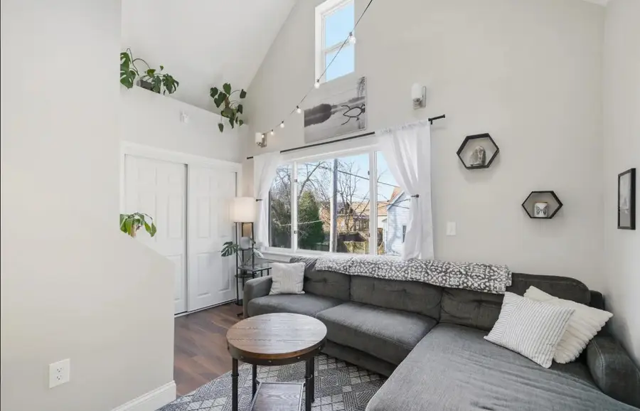 1317 E Hamilton STREET, Milwaukee, WI 53203 - #2