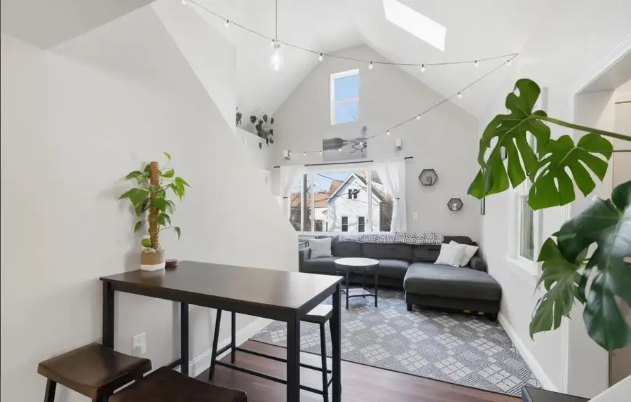 1317 E Hamilton STREET, Milwaukee, WI 53203 - #3