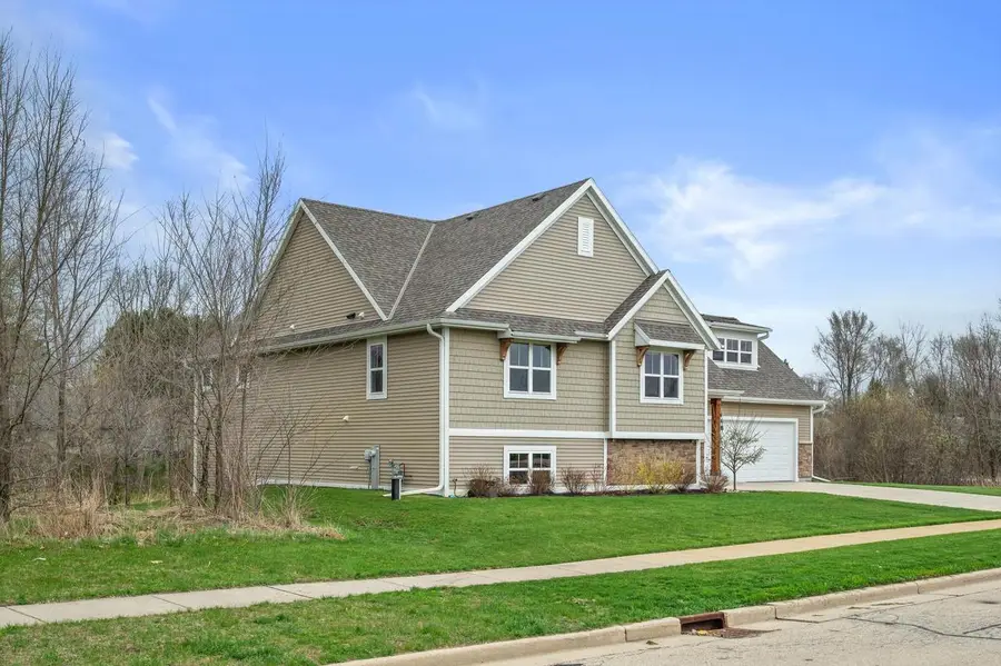 261 Cardinal DRIVE, Sullivan, WI 53178 - #2